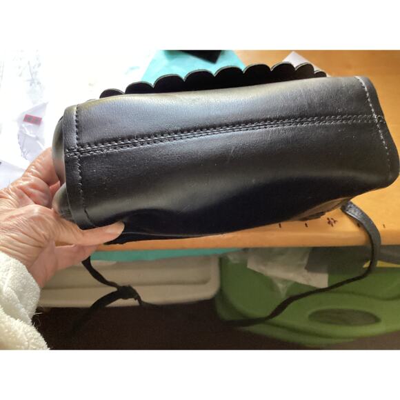 2634 Kate Spade Jasmin Maple Crossbody Bag w/Scalloped Edges Black 10" x 7" x 3" - Picture 3 of 10